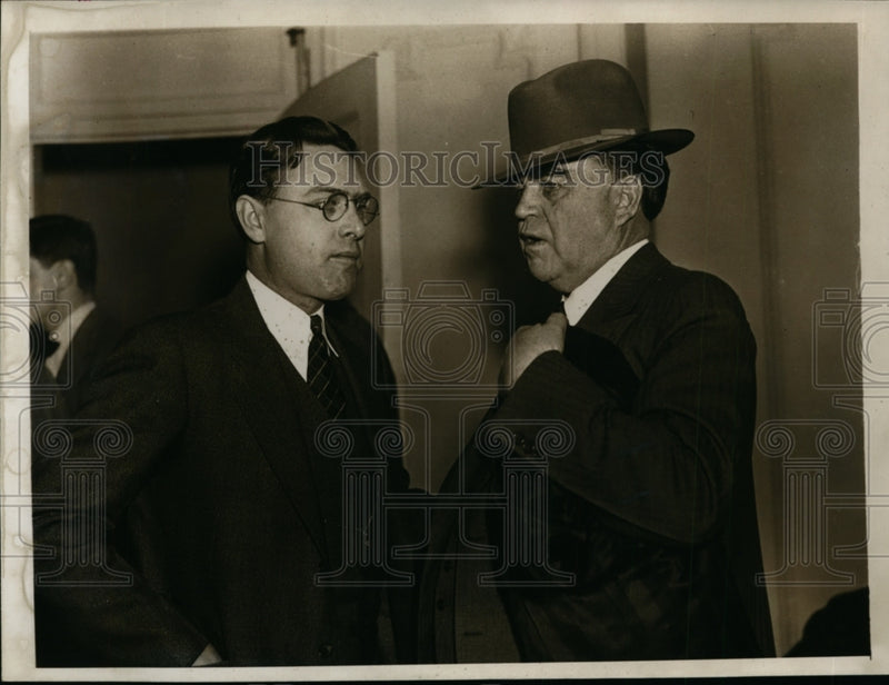 Load image into Gallery viewer, 1937 Press Photo UAW President Homer L Martin, John L Lewis of UAW - nep09081
