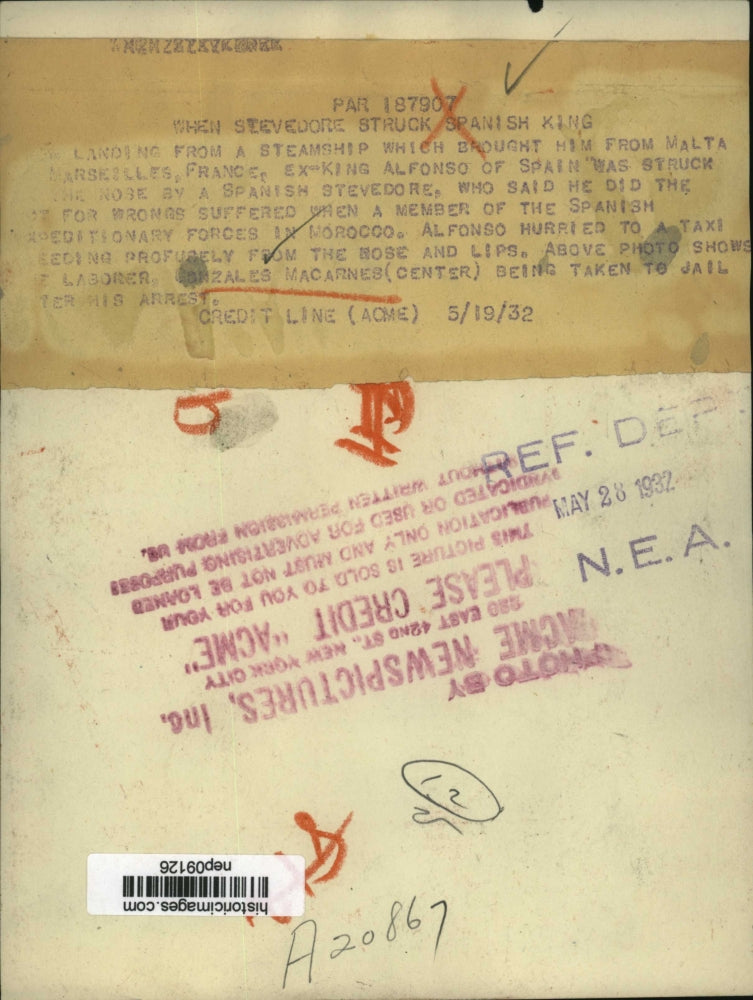 1932 Press Photo Gonzales Macarnes Being Taken to Jail for Striking Spanish King