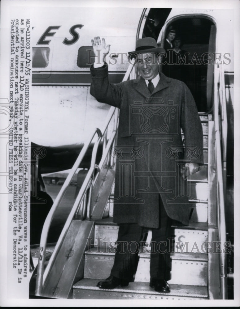 1955 Press Photo Adlai Stevenson Arrives in Washington on Presidential Campaign