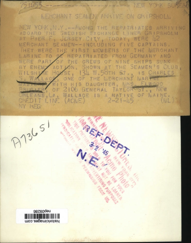 1945 Press Photo Merchant Seamen Arrive on Gripsholm - nep09286