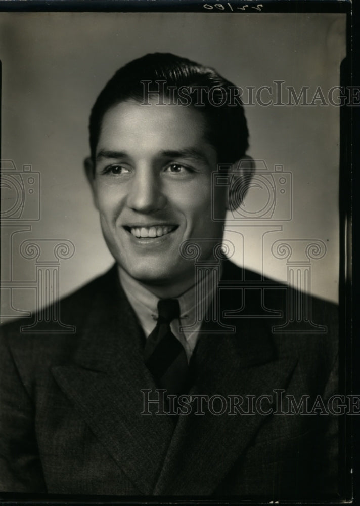 1939 Press Photo Darrell Tully - nep09306