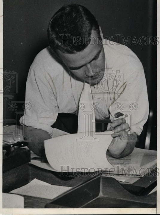 1933 Press Photo Kilbourne Johnson, Son of Gen Hugh S. Johnson, in NRA HQ