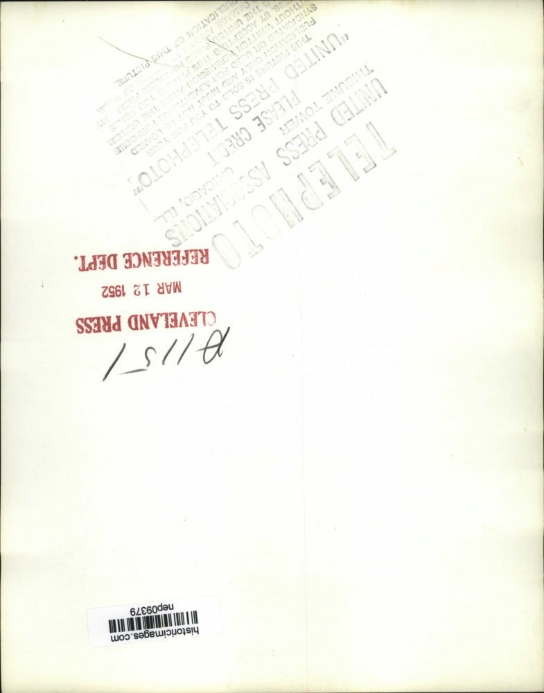 1952 Press Photo Wallace Schuster Identifies Body of Brother - nep09379