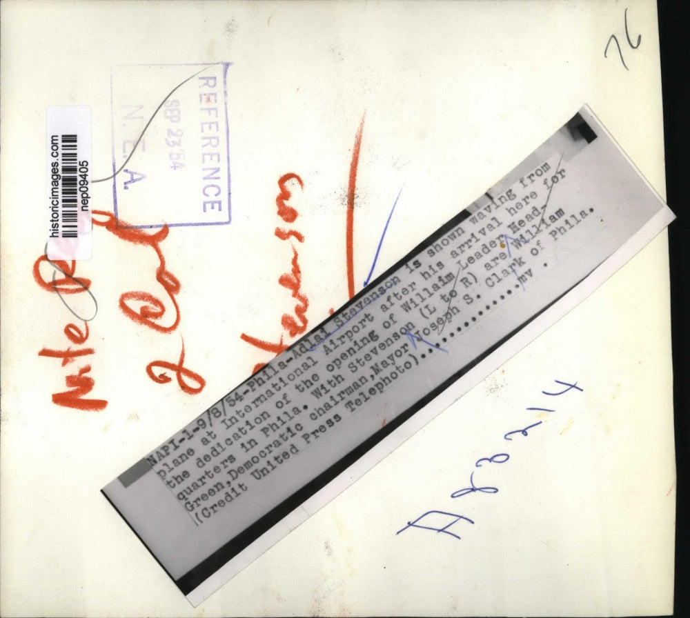 1954 Press Photo Adlai Stevenson Arrives at Philadelphia Int'l Airport