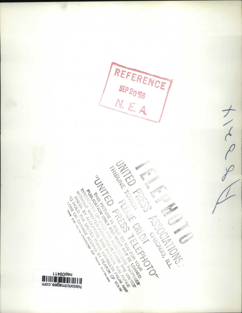 1956 Press Photo Adlai Stevenson Wipes Brow Before Opening Dem Dinner Drive