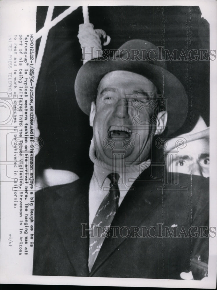 1956 Press Photo Adlai Stevenson Noose'd as Initiation into Tucson Vigilantes