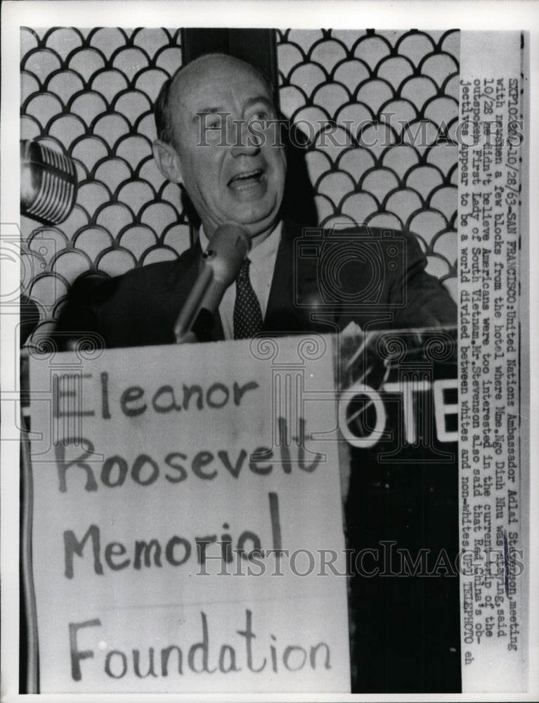1963 Press Photo US ambassador to the UN Adlai Stevenson in CA - nep09463