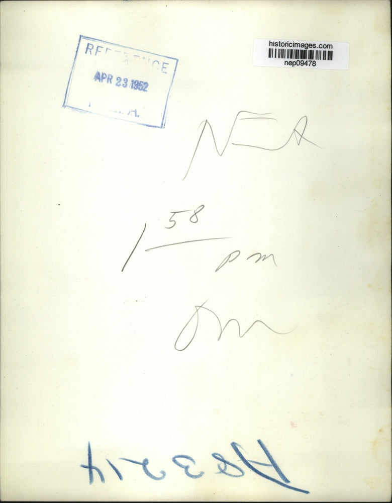 1952 Press Photo Adlai Stevenson Sits to Talk with Herbert S. Roberts