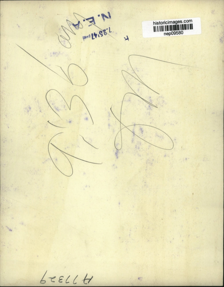 1947 Press Photo 2-Year-Old Greta Mary Gale's Shoes Being Used to Track Her