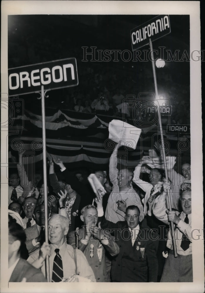 Load image into Gallery viewer, 1948 Press Photo CA Delegation Leads as Gov Earl Warren Nominated for GOP VP

