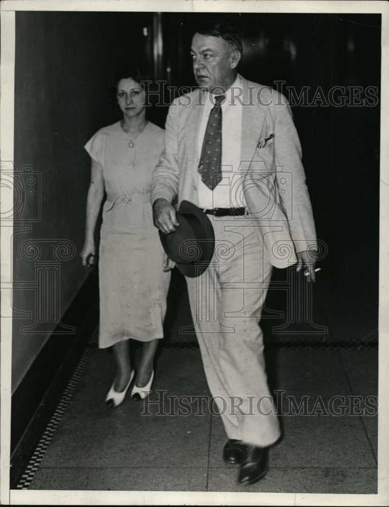 1933 Press Photo Gen Hugh S Johnson, Nat'l Recovery Administrator, & Secretary