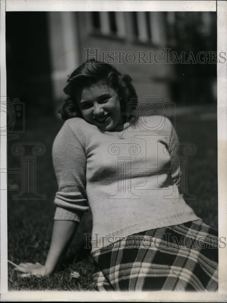 1944 Press Photo Jane Williams & Theresa Townsend Began Pen Pal Prank to Girl