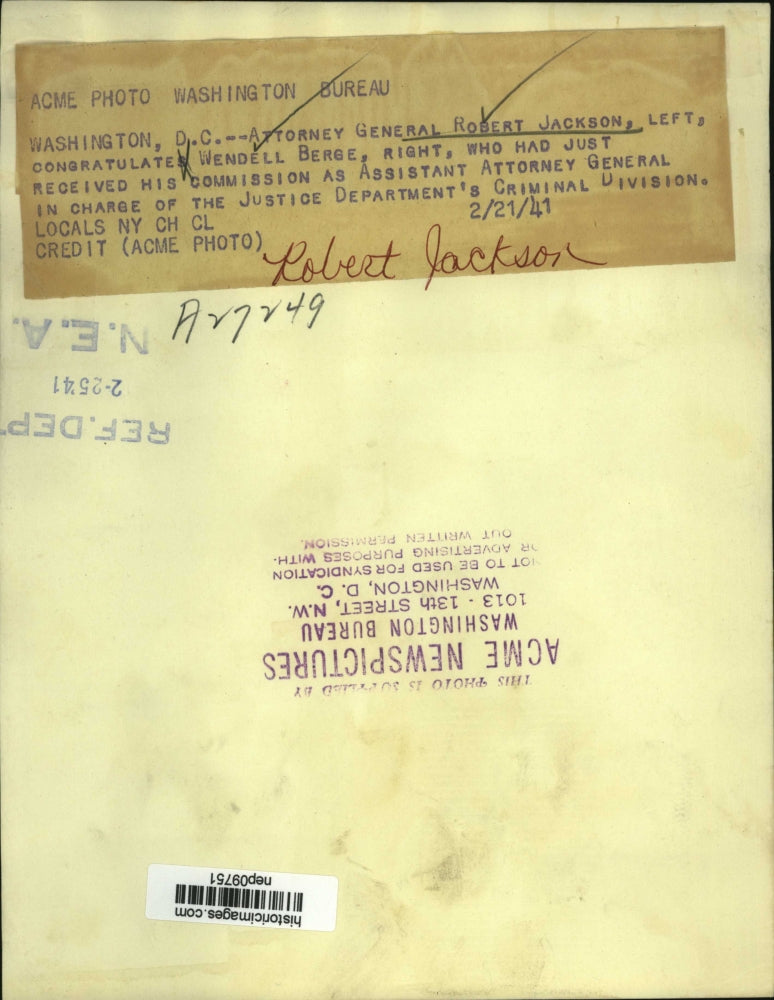 1941 Press Photo Atty Gen Rob. Jackson Congratulates Wendell Berge as Asst D.A.