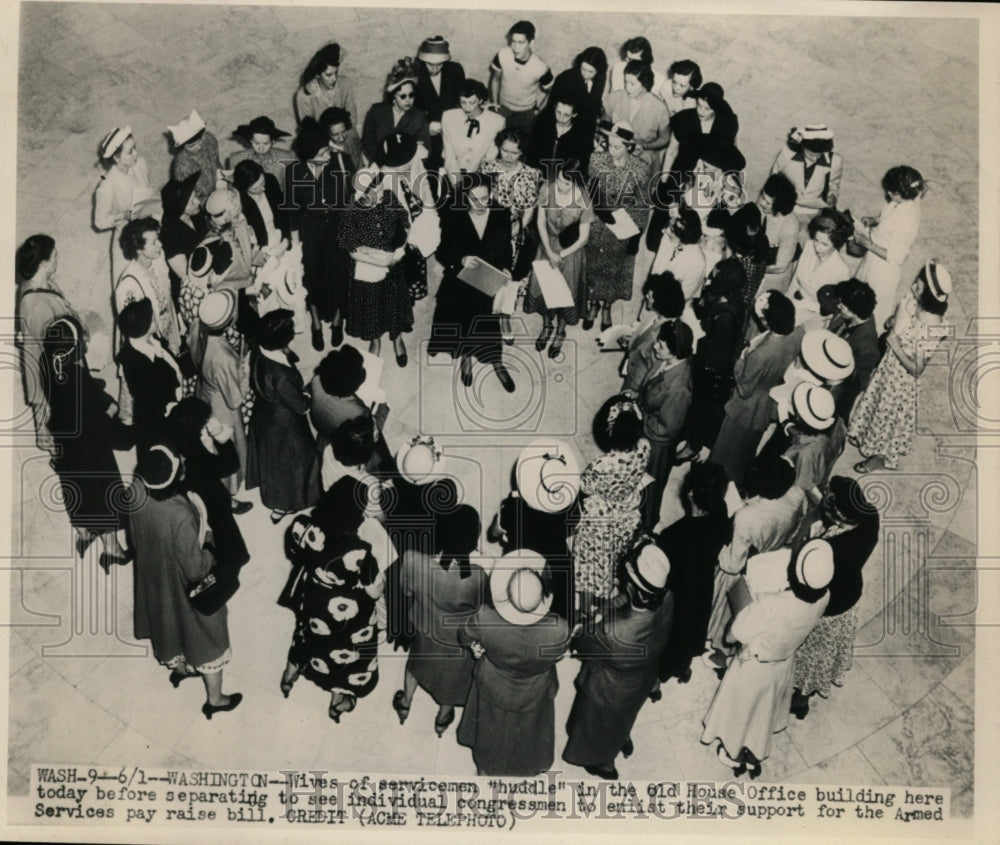 1949 Press Photo Armed Services Pay Raise Bill Women Supporters in Washington