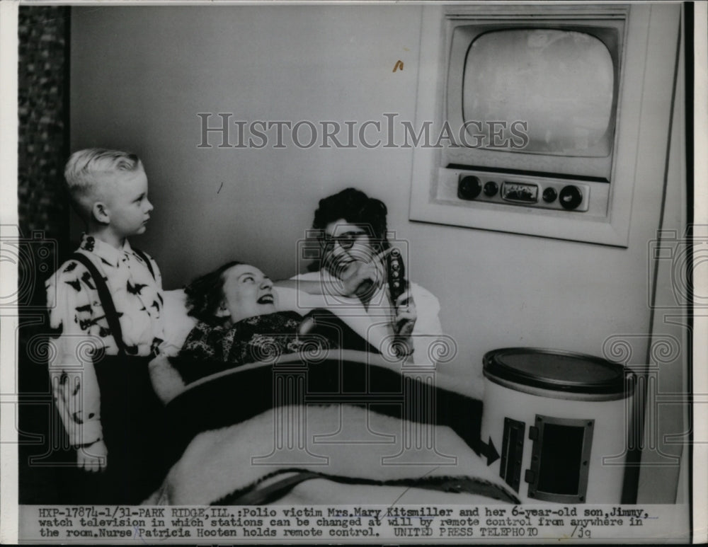 1953 Press Photo Mrs. Mary Kitsmiller, Son, & Nurse Patricia Hooten Watch RC TV