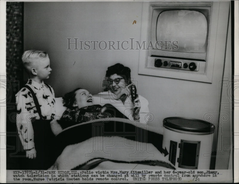 Load image into Gallery viewer, 1953 Press Photo Mrs. Mary Kitsmiller, Son, &amp; Nurse Patricia Hooten Watch RC TV
