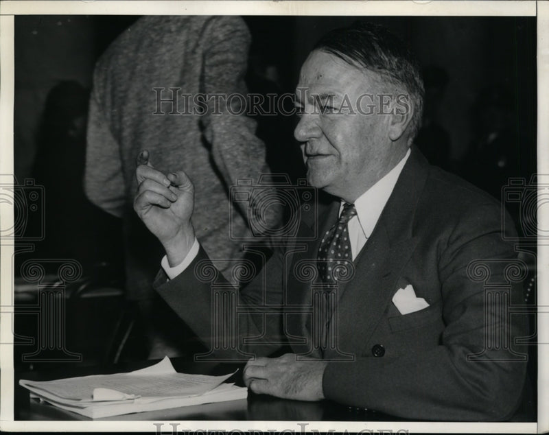 Load image into Gallery viewer, 1935 Press Photo Gen Hugh Johnson Testifies Before Senate NRA Probe - nep09841
