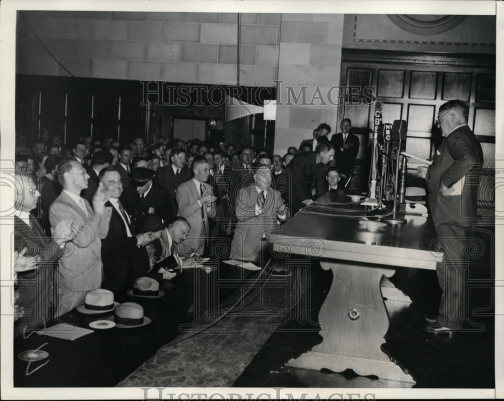 1934 Press Photo General Hugh Johnson Exits from NRA with Radio Swansong