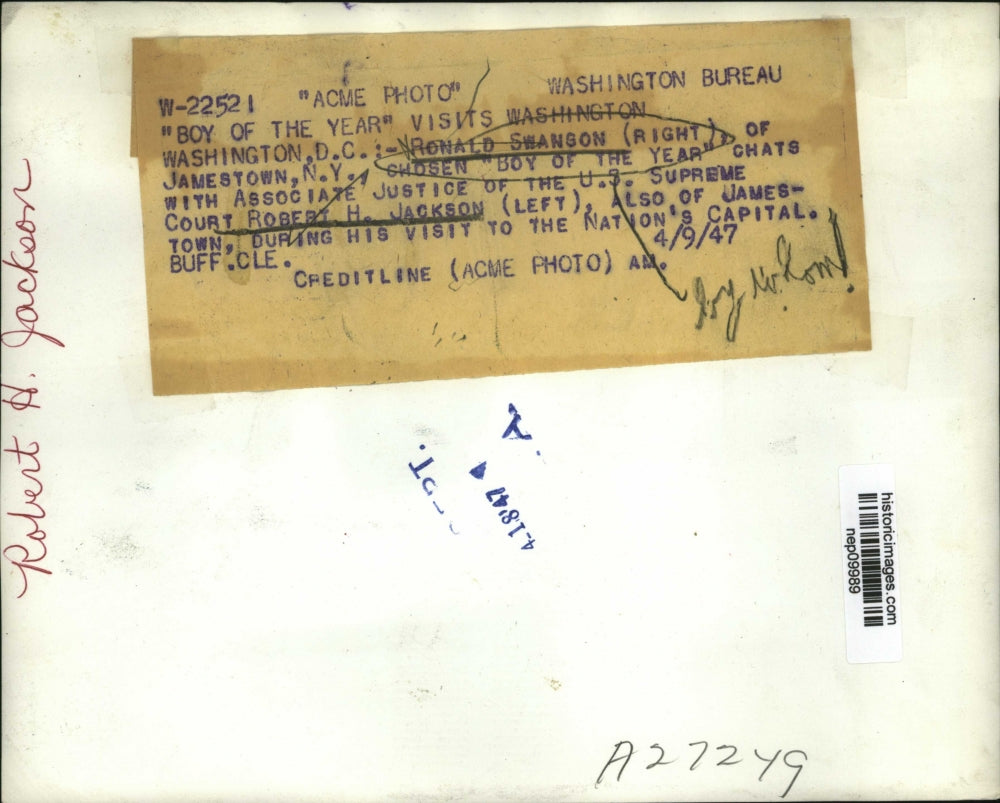 1947 Press Photo Ronald Swanson Chosen "Boy of the Year" Chats with Rob Jackson