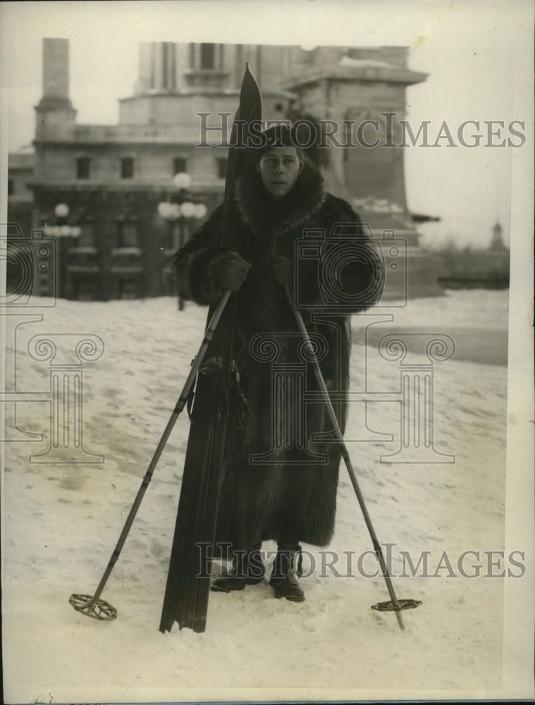 1928 Press Photo Quebec Gail Borden of New York ready to go skiing - nera01209- Historic Images