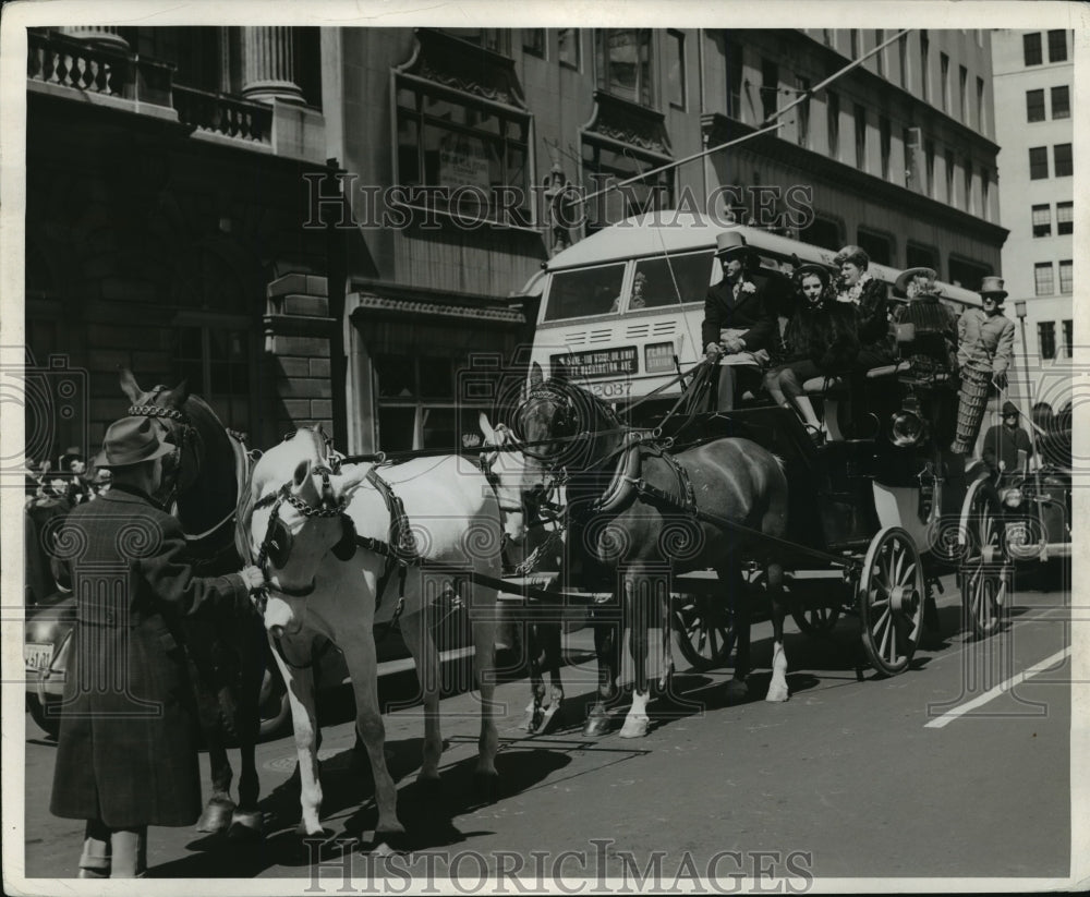 Press Photo Easter parade on Fifth Avenue - nera12284- Historic Images