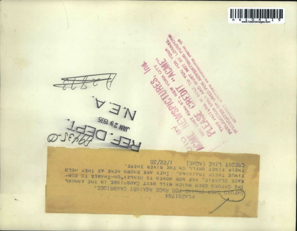 1935 Press Photo Oxford Crew trained at the River for annual Race Classic.