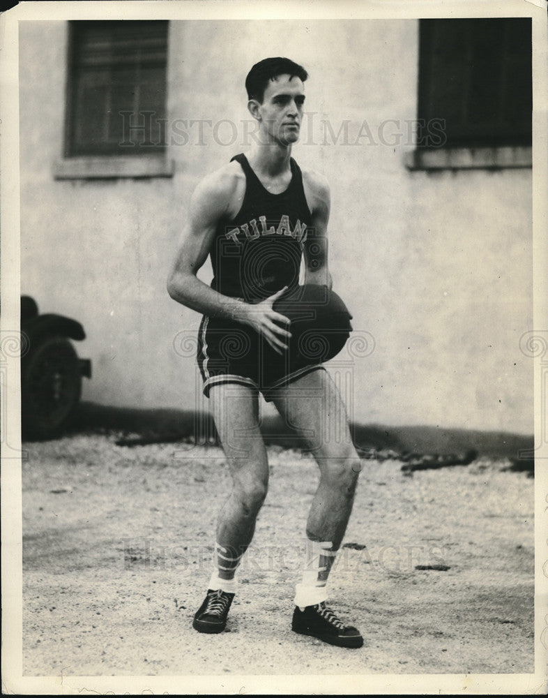 1933 Press Photo Arthur Taylor, center, Tulane Basketball - nes05687- Historic Images