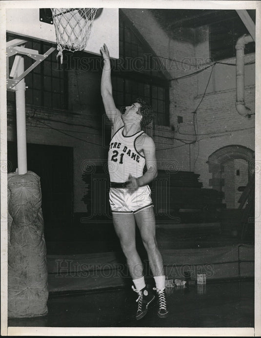 1940 Press Photo Eugene Klier, guard, Notre Dame basketball - nes05689- Historic Images
