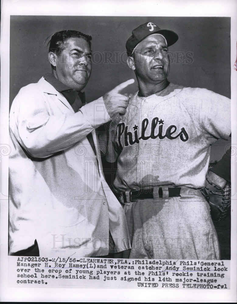 1956 Press Photo Phillies GM Roy Hamey & veteran catch Andy Seminick at camp- Historic Images