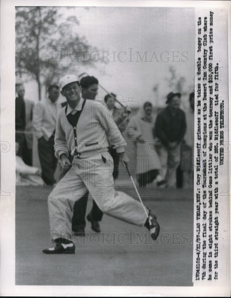 1957 Press Photo Cary Middlecoff grimaces as he takes a double bogey - nes05886- Historic Images