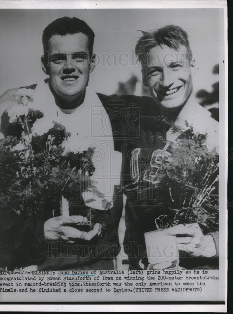 Load image into Gallery viewer, Press Photo John Davies, Bowen Stassforth 200 meter breaststroke win Helsinki
