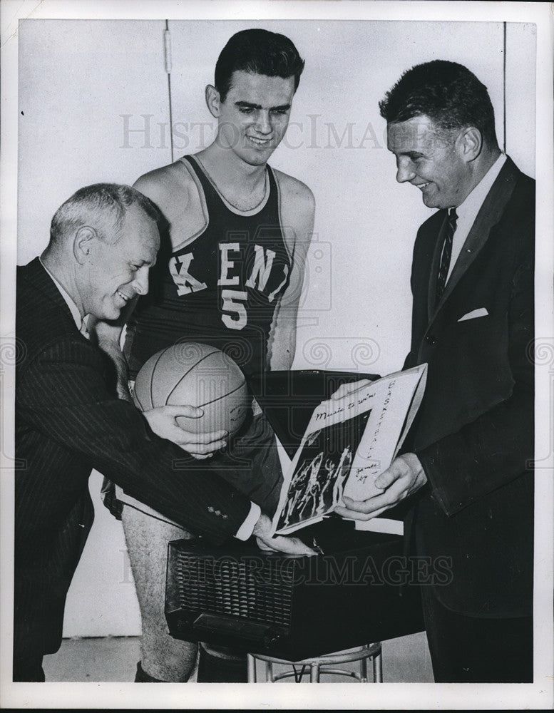 1959 Press Photo Bill Pertha Kent State coach, Karl Chestnutt, Jack Moore- Historic Images