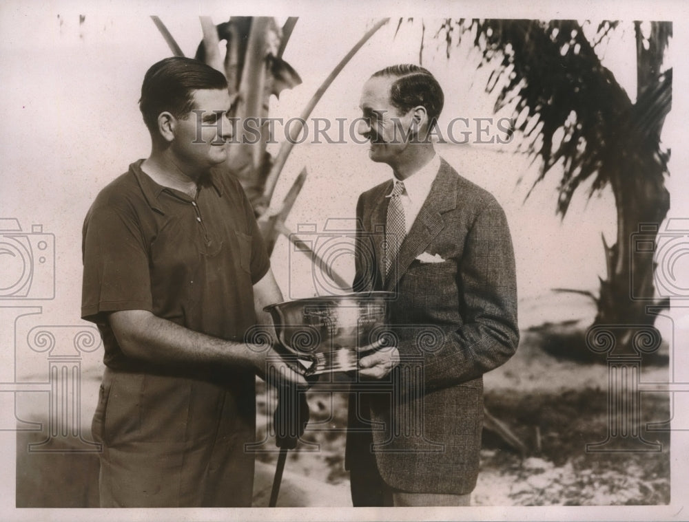 1936 Press Photo Morton McCarthy wins Gov Cup, Sir Bede Clifford of Bahamas- Historic Images