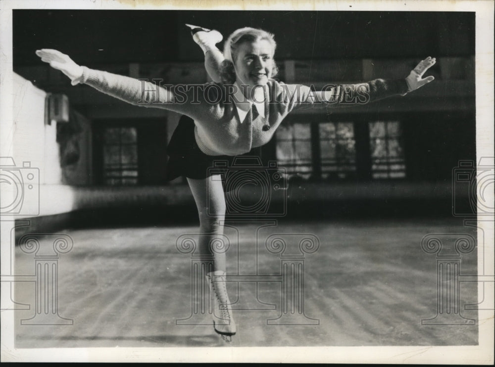 1949 Press Photo London Skater Leena Pietila of Finland - nes25084- Historic Images