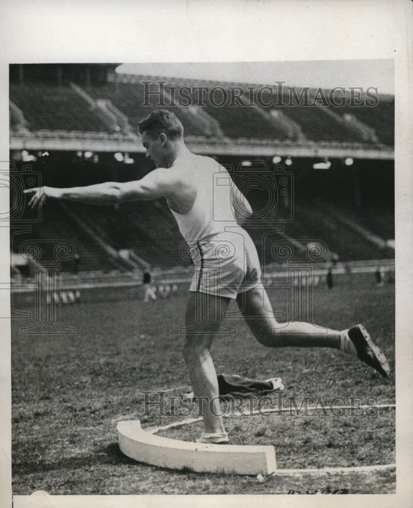 1933 Press Photo Paul King Univ of Penn javelin throw - nes25380- Historic Images