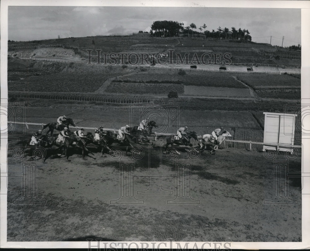 1946 Press Photo Japanese horse race at Totsuka track - nes25647- Historic Images