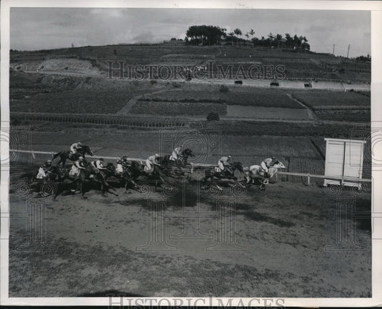 1946 Press Photo Japanese horse race at Totsuka track - nes25647- Historic Images