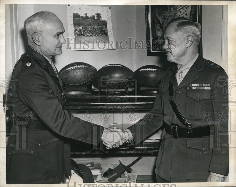 1942 Press Photo Quantico Va Major Bernie Bierman ,Maj Gen McLittle - nes25649- Historic Images