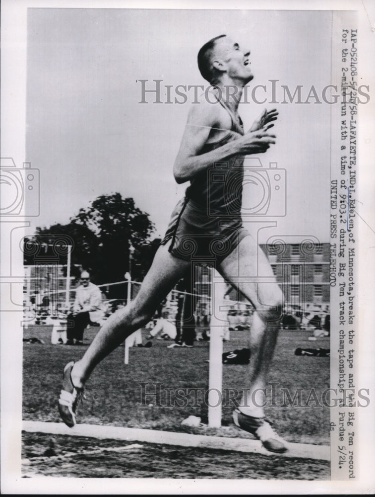 1958 Press Photo Lafayette Ind L Edelen in 2 mile run 9:03.2 - nes26189- Historic Images