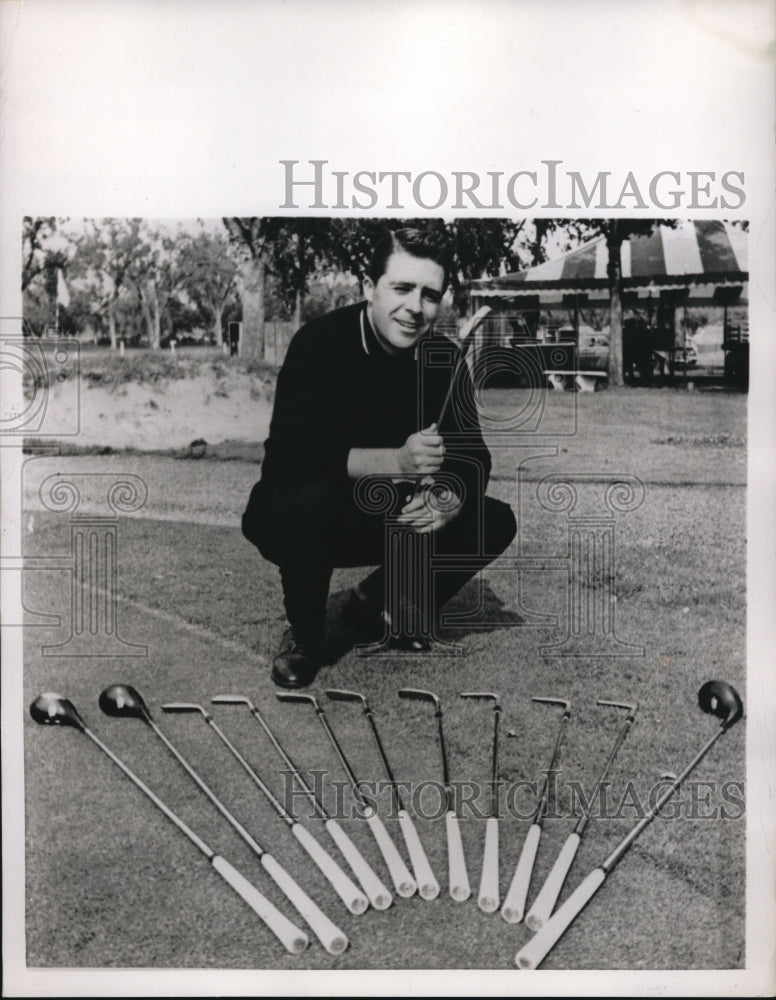 1960 Press Photo Golfer Gary Player & his golf clubs - nes26232- Historic Images