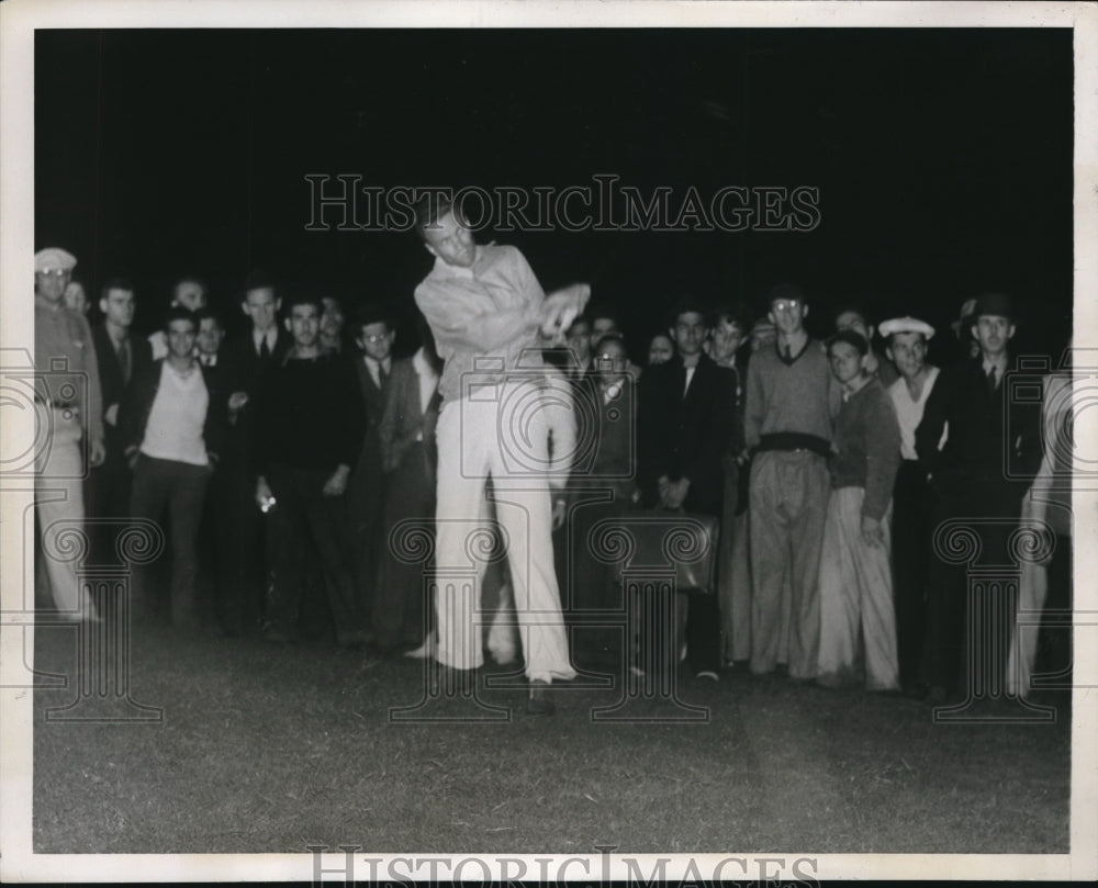 1938 Press Photo NYC J Smith Fereree driving at Golf marathon - nes26342- Historic Images