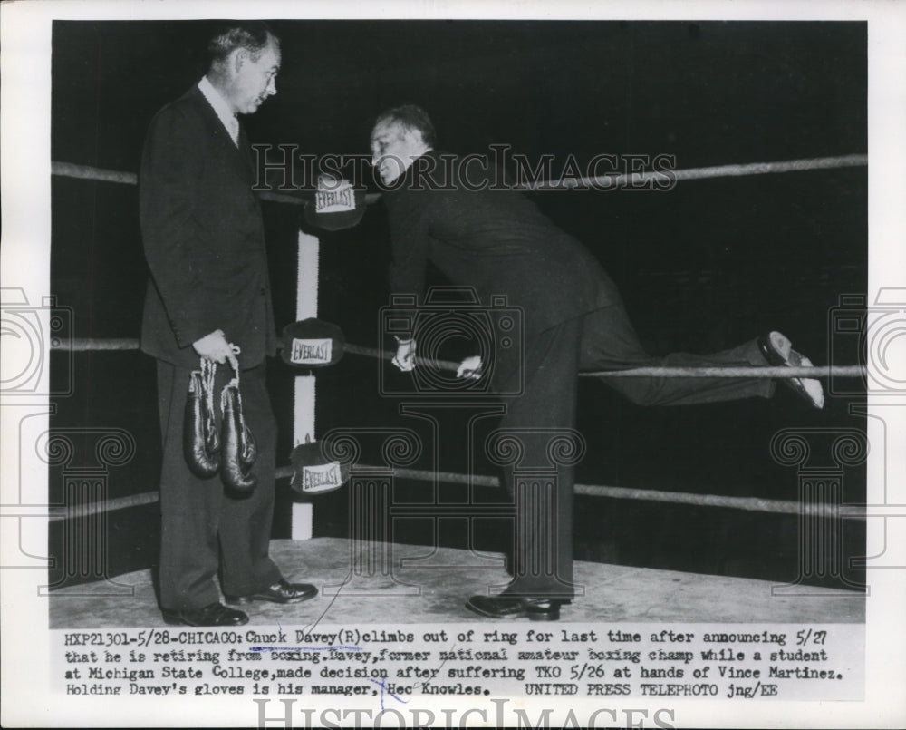 1954 Press Photo Chicago Chuck Davey as he retires from boxing mgr Hec Knowles- Historic Images