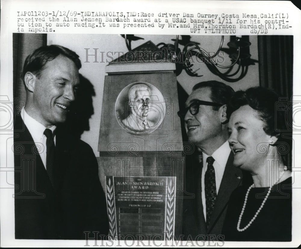 1969 Press Photo Indianapolis Race driver Dan Gurney, AJ Bardach award- Historic Images