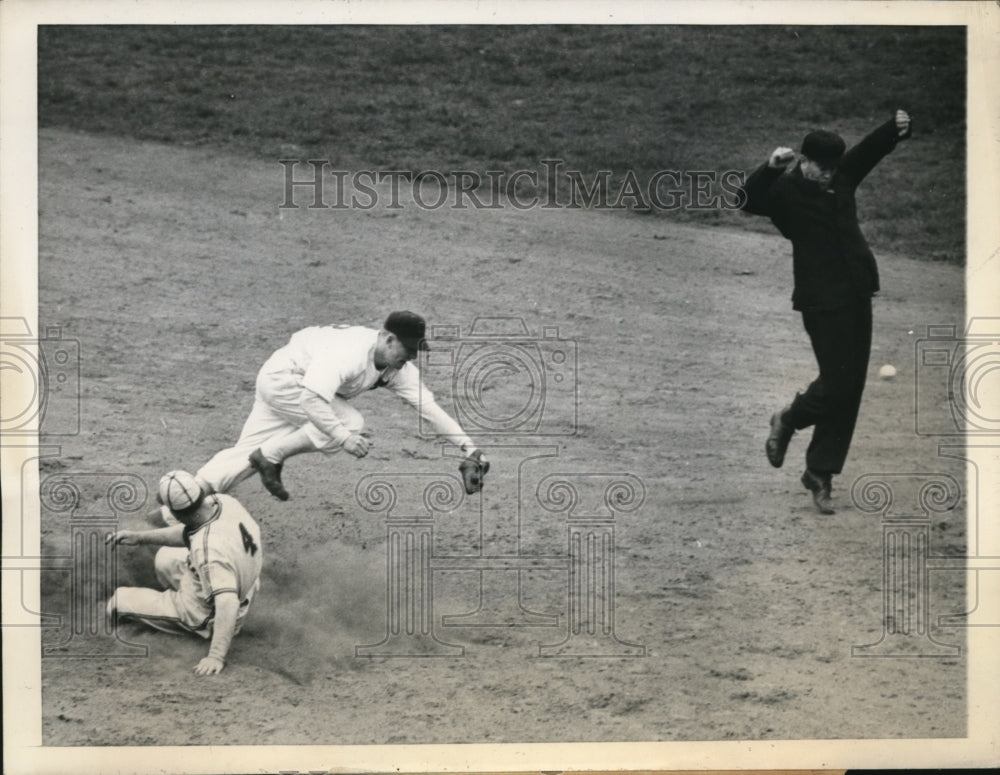 1945 Press Photo Chicago LeRoy Schalk of Sox & Browns Don Gutteridge - nes26719- Historic Images