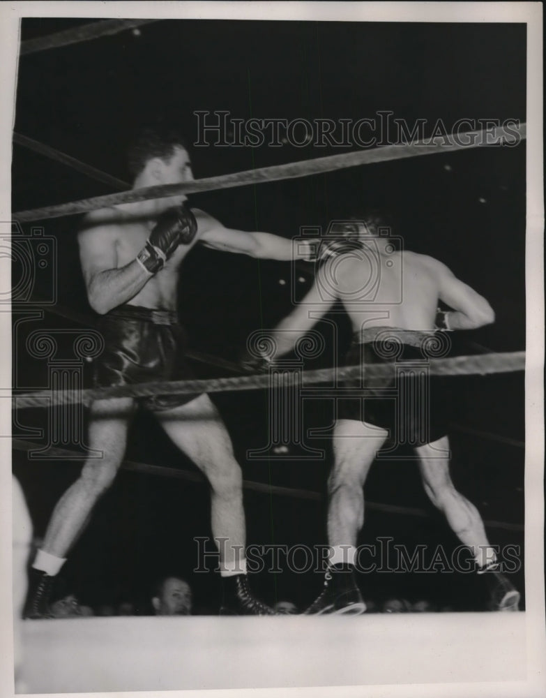 1940 Press Photo Ken Overlin vs Steve Belloise at Madison Square Garden- Historic Images