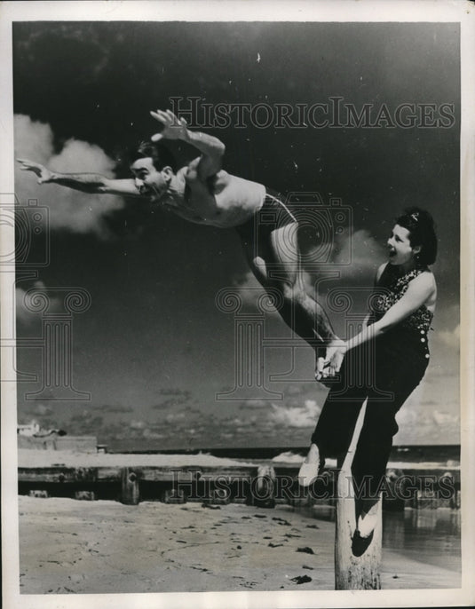 1938 Press Photo Miami Beach Fla Pete Des Jardins dive champ & wife Regine Copu- Historic Images