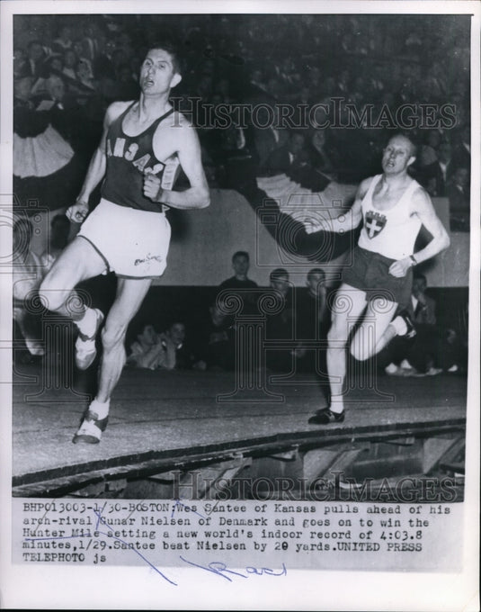1955 Press Photo Boston Wes Santee of Kansas & Gunar Nielsen 1/4 mile- Historic Images