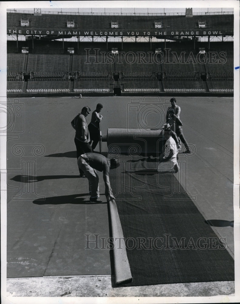 1970 Press Photo Poly turf installes for Miami Fla Orange Bowl game - nes27101- Historic Images