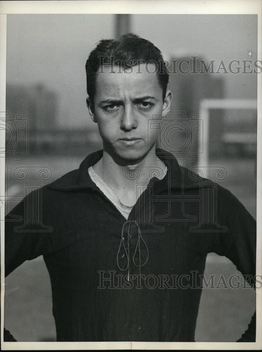 1932 Press Photo Univ of Pa Joseph Riley capt of soccer team - nes27149- Historic Images