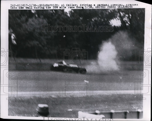 1957 Press Photo Indianapolis Ind Al Keller in Bardahl special car crashes- Historic Images